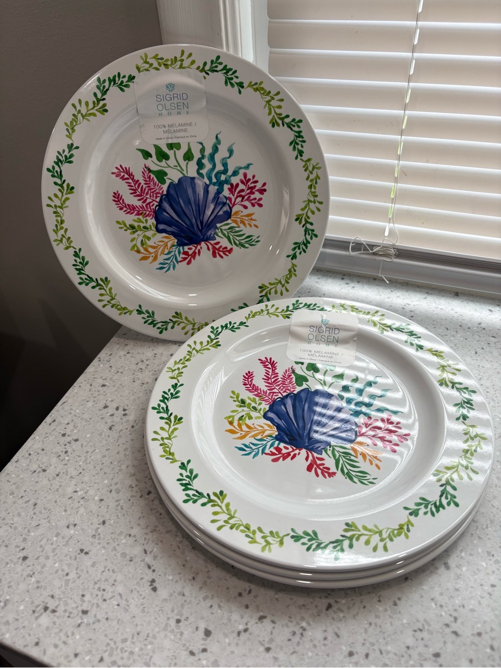 NWT Sigrid Olsen White Melamine Plate with Blue Shell